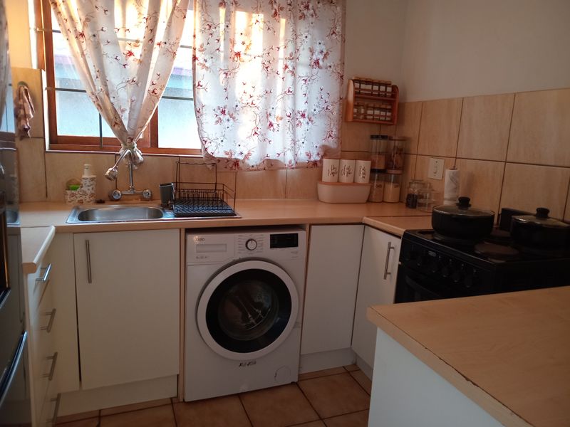 Townhouse For Sale - Photo 10