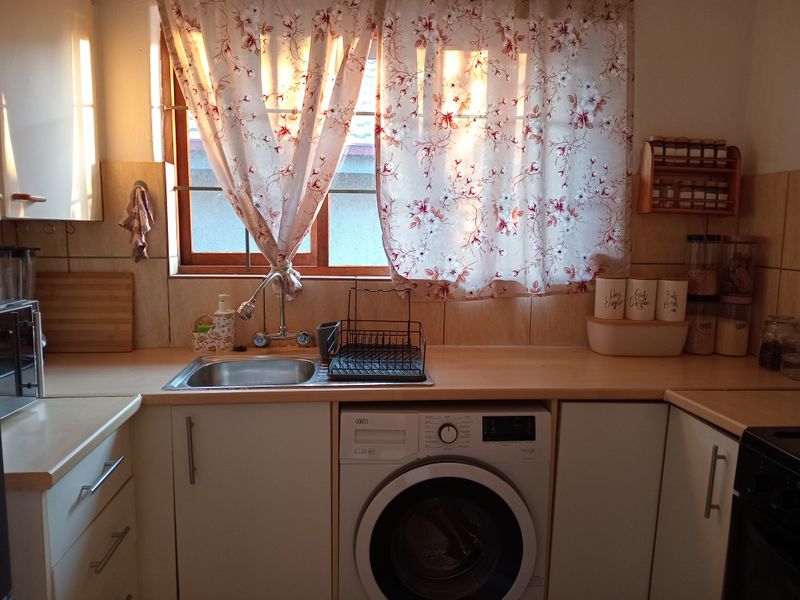 Townhouse For Sale - Photo 9