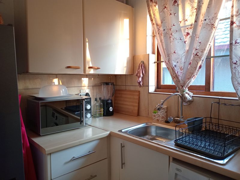 Townhouse For Sale - Photo 7