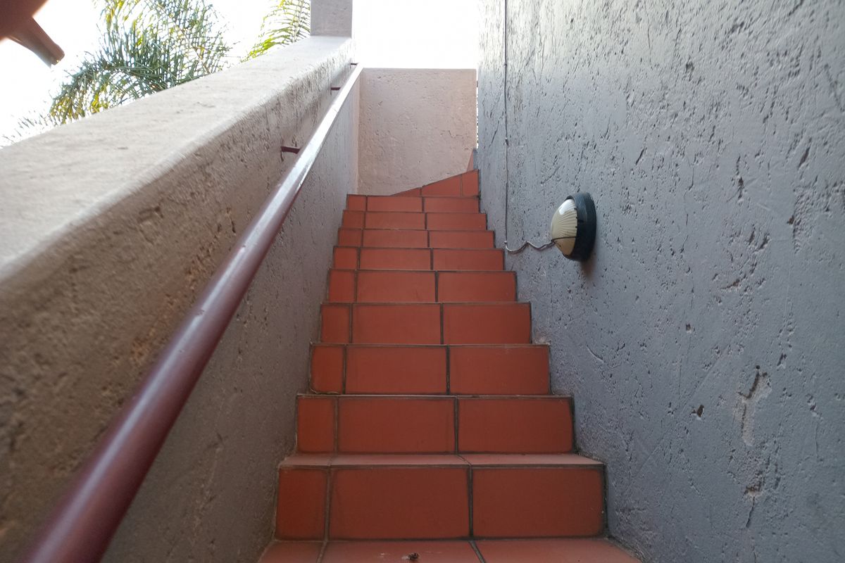 Townhouse For Sale - Photo 4