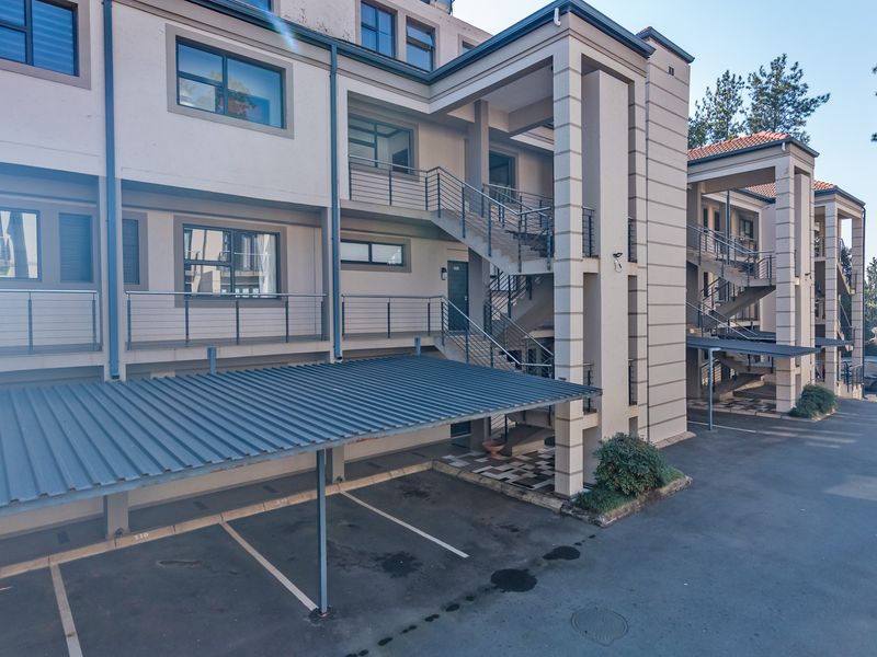 PRISTINE 1 BED 1.5 BATH APARTMENT IN SECURE COMPLEX.  IDEAL INVESTMENT PROPERTY!! - Photo 5