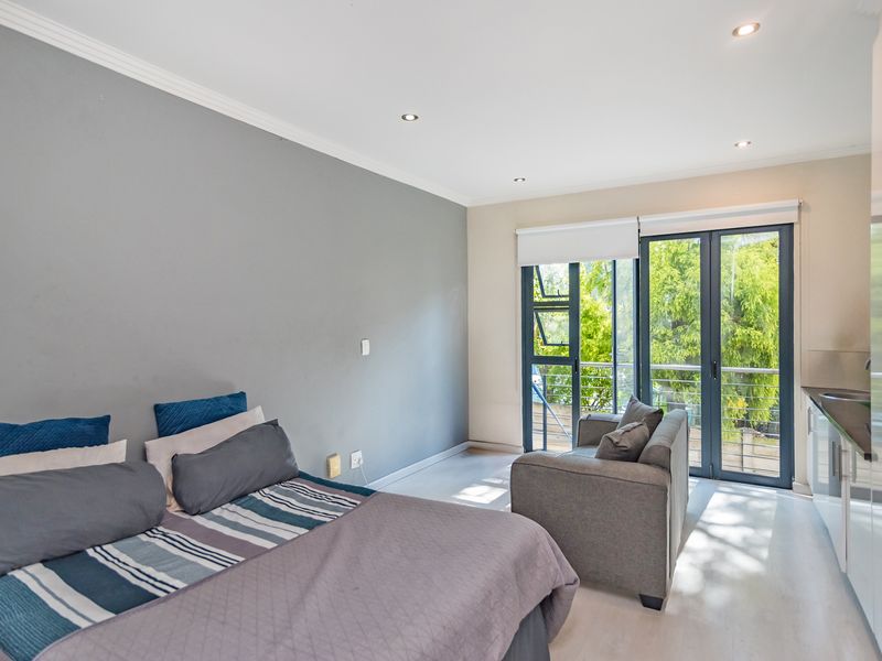 PRISTINE 1 BED 1.5 BATH APARTMENT IN SECURE COMPLEX.  IDEAL INVESTMENT PROPERTY!! - Photo 9