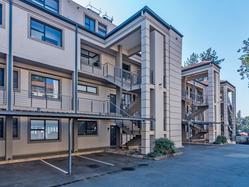 PRISTINE 1 BED 1.5 BATH APARTMENT IN SECURE COMPLEX.  IDEAL INVESTMENT PROPERTY!! - Photo 6