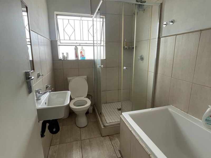 2 Bed For Sale - Photo 8