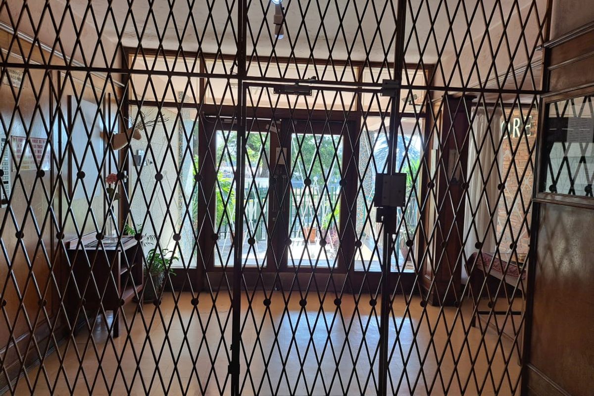 Apartment Block For Sale In Johannesburg - Photo 4