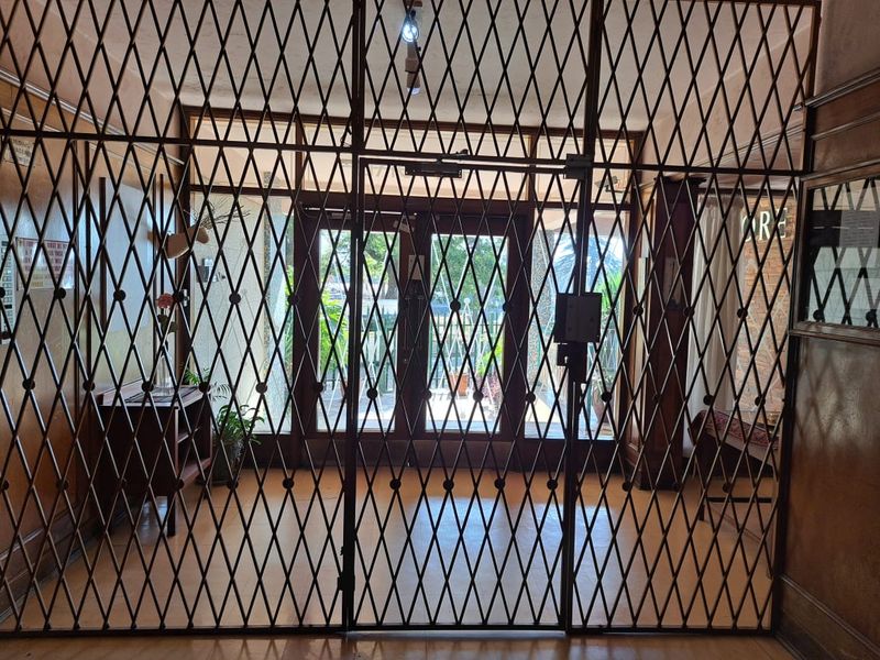 Apartment Block For Sale In Johannesburg - Photo 4