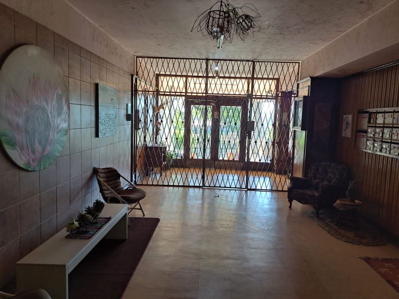 Apartment Block For Sale In Johannesburg - Photo 3