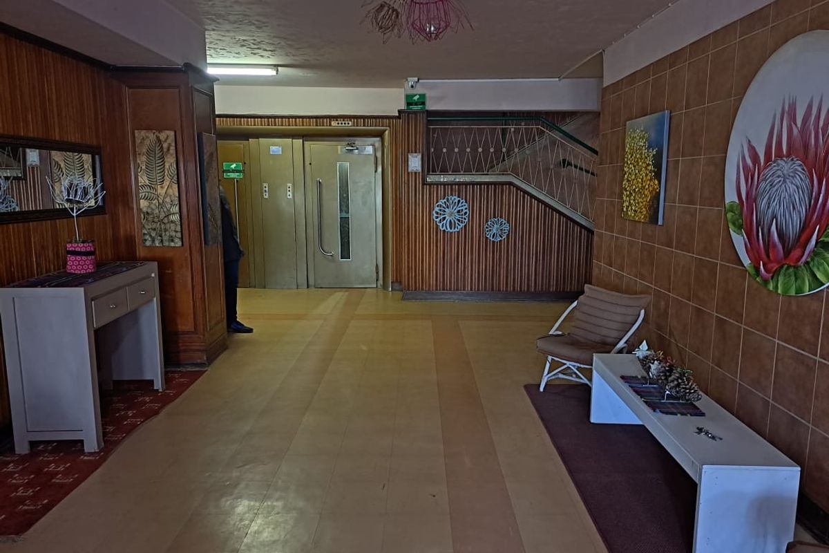 Apartment Block For Sale In Johannesburg - Photo 5