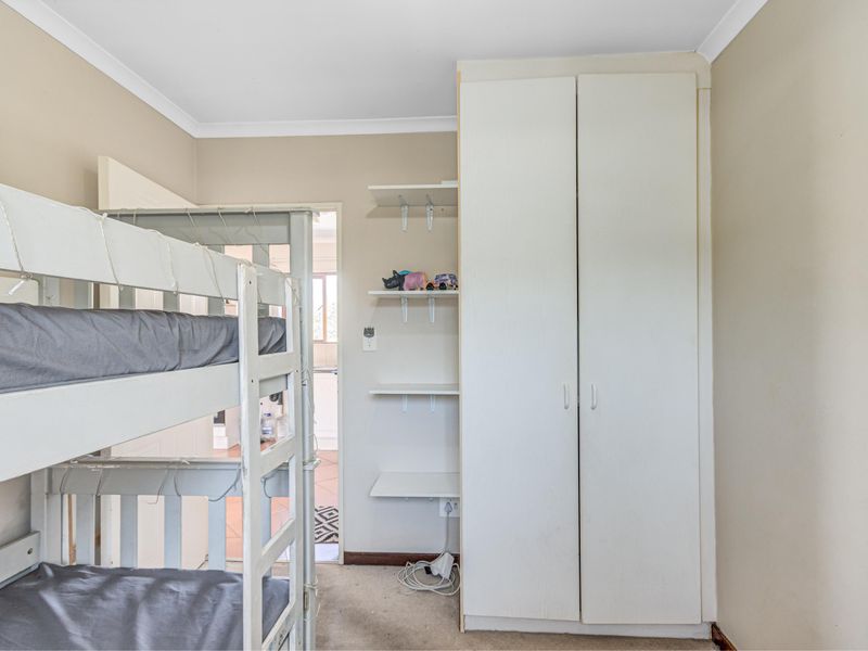 Conveniently located lock up and go 2 bedroom unit - Photo 10