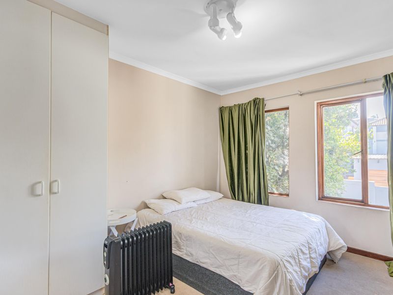 Conveniently located lock up and go 2 bedroom unit - Photo 9