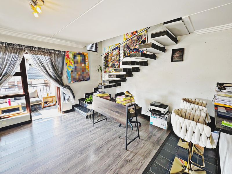 SECLUDED WITH SPECTACULAR SKY VIEWS - FANTASTIC INVESTMENT OPPORTUNITY - Photo 5