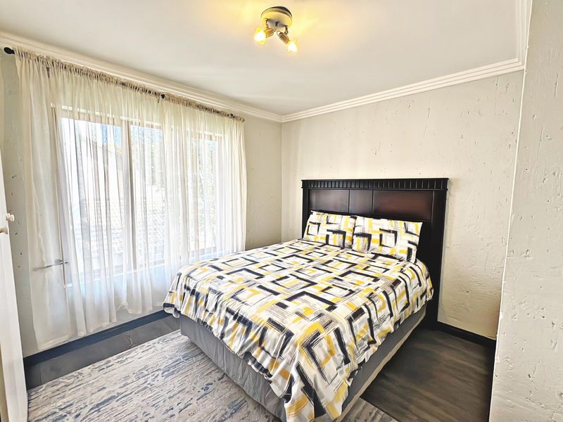 SECLUDED WITH SPECTACULAR SKY VIEWS - FANTASTIC INVESTMENT OPPORTUNITY - Photo 9