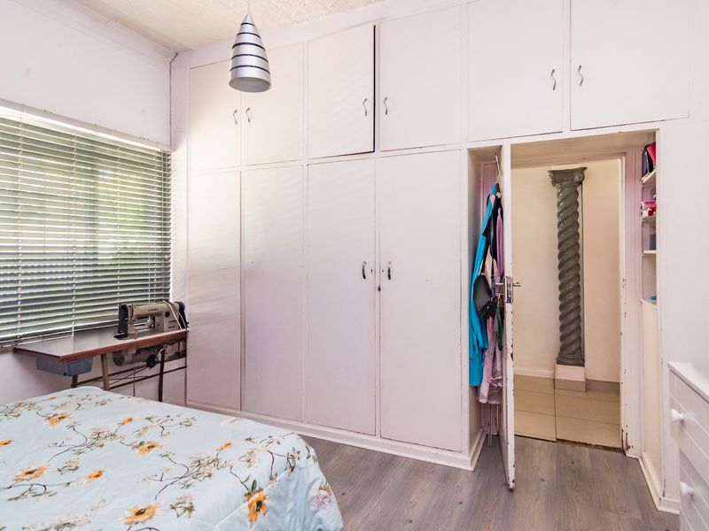 3/4 BEDROOM FAMILY HOME WITH PLAYSCHOOL FACILITIES. **LOCK UP PARKING FOR ±4 VEHICLES** - Photo 10