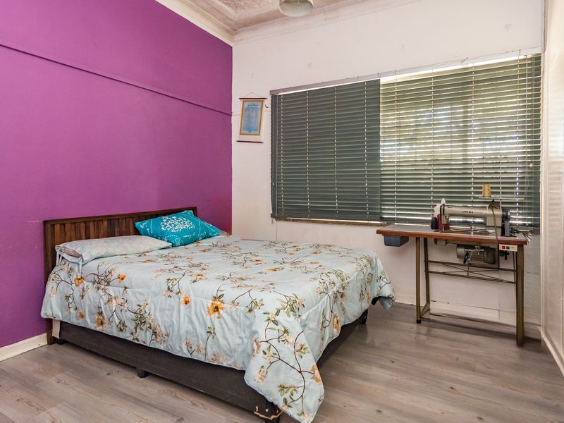 3/4 BEDROOM FAMILY HOME WITH PLAYSCHOOL FACILITIES. **LOCK UP PARKING FOR ±4 VEHICLES** - Photo 9