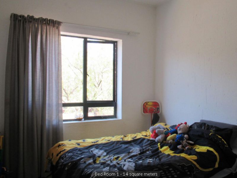 Stunning 2-bedroom duplex for sale  border Jackal Creek Golf Estate, Randburg—luxury living awaits! - Photo 7