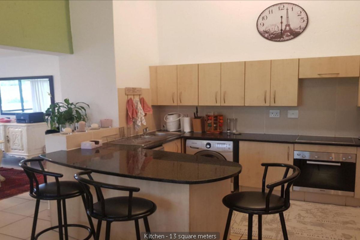 Stunning 2-bedroom duplex for sale  border Jackal Creek Golf Estate, Randburg—luxury living awaits! - Photo 4