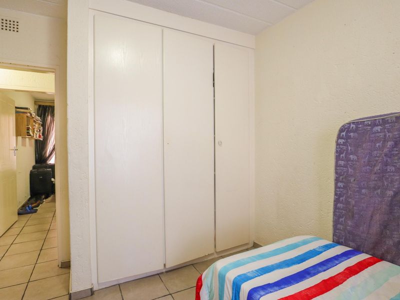 A ground floor unit featuring 3 Bedrooms - Photo 10