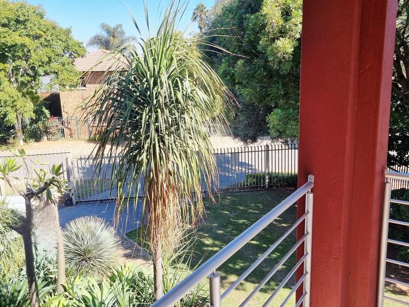 Stunning 5 Bedroom House for Sale in Rooihuiskraal - Photo 9