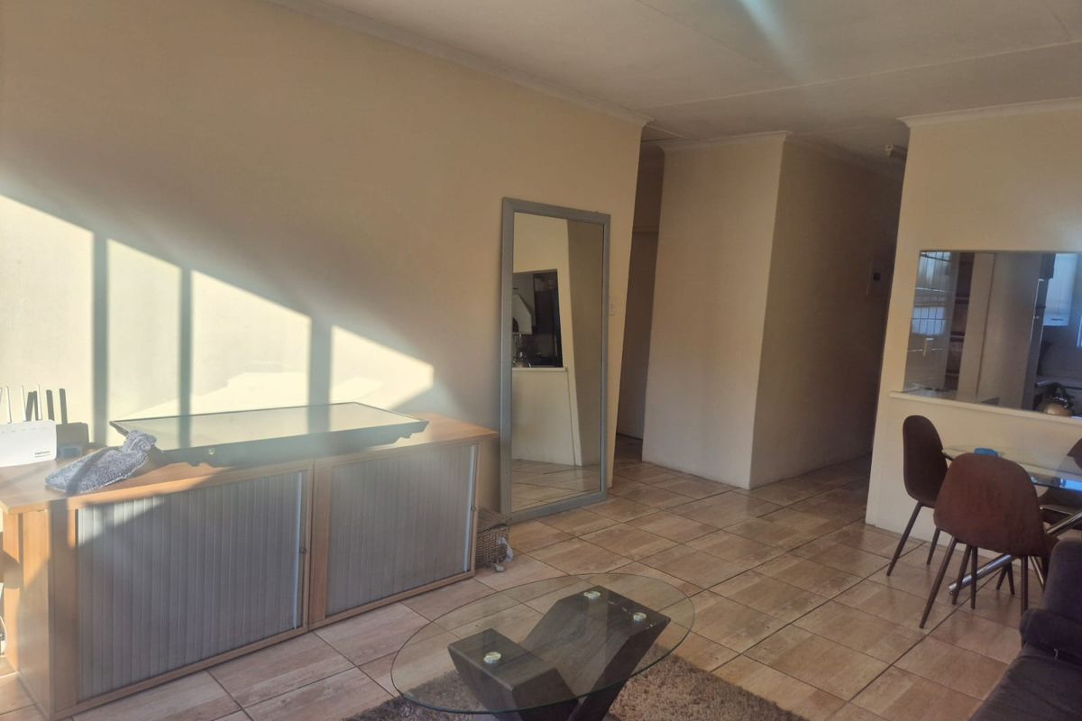 Apartment For Sale In Sandton - Photo 3