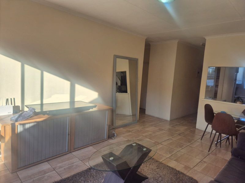 Apartment For Sale In Sandton - Photo 3