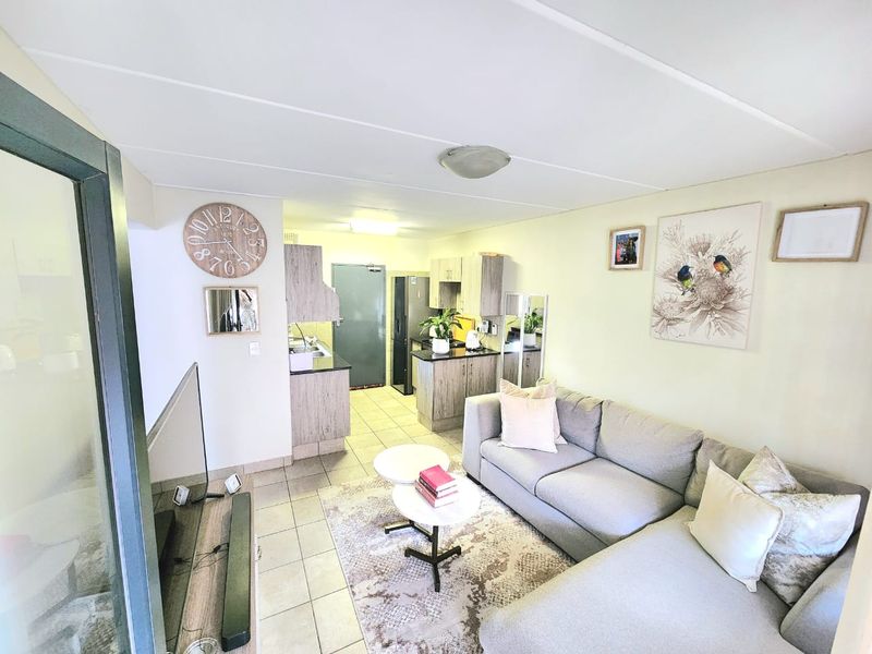 Charming 2-bedroom sectional title in Montana Tuine, Pretoria - Photo 4