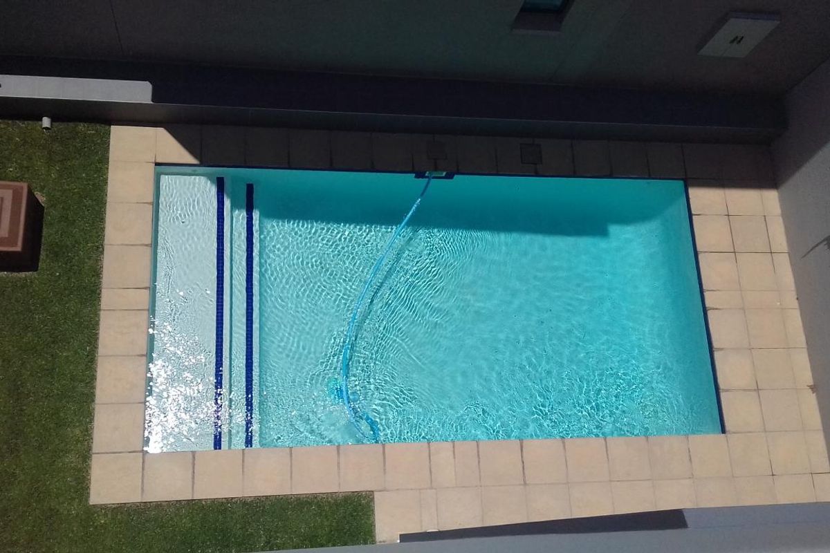 Modern 2-Bedroom, 2-Bathroom Apartment for Rent – Prime Location in Rivonia - Photo 3