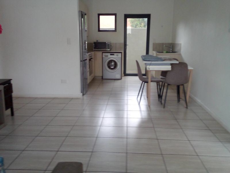 Modern 2-Bedroom, 2-Bathroom Apartment for Rent – Prime Location in Rivonia - Photo 9