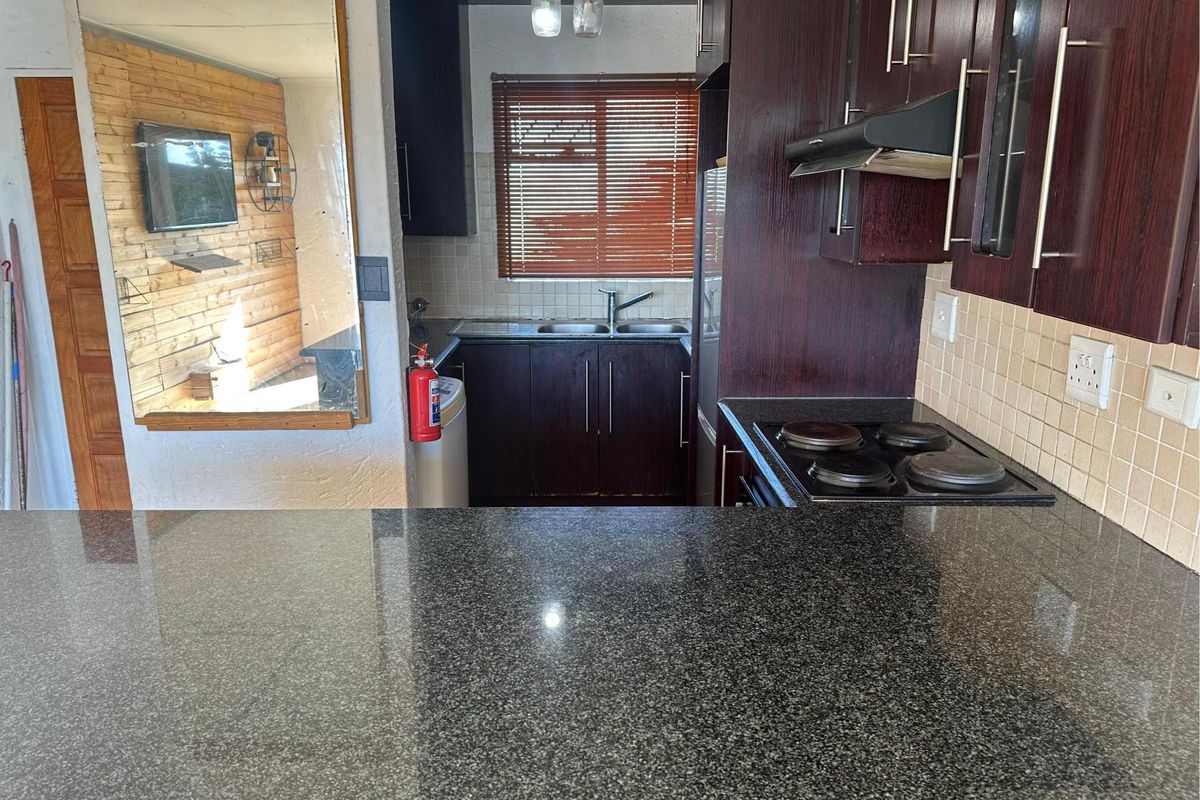 Sun-Filled 2 bedroom Serenity in Eden Glen! - Photo 5