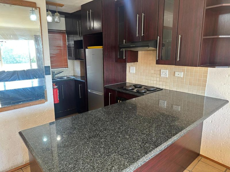 Sun-Filled 2 bedroom Serenity in Eden Glen! - Photo 4