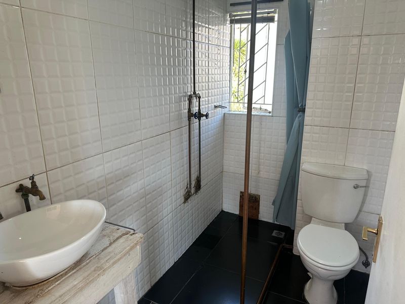 Sun-Filled 2 bedroom Serenity in Eden Glen! - Photo 10