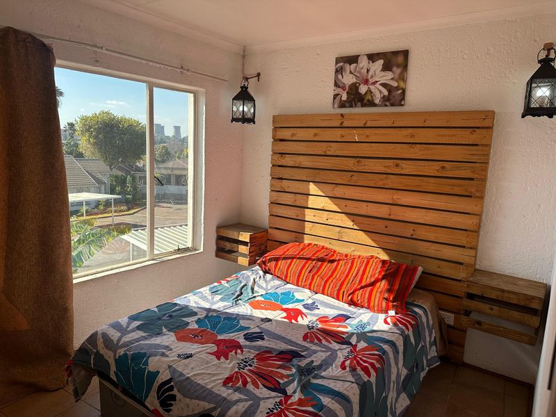 Sun-Filled 2 bedroom Serenity in Eden Glen! - Photo 8