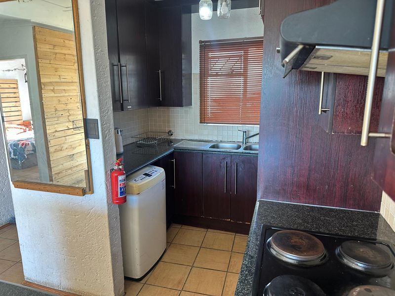 Sun-Filled 2 bedroom Serenity in Eden Glen! - Photo 7