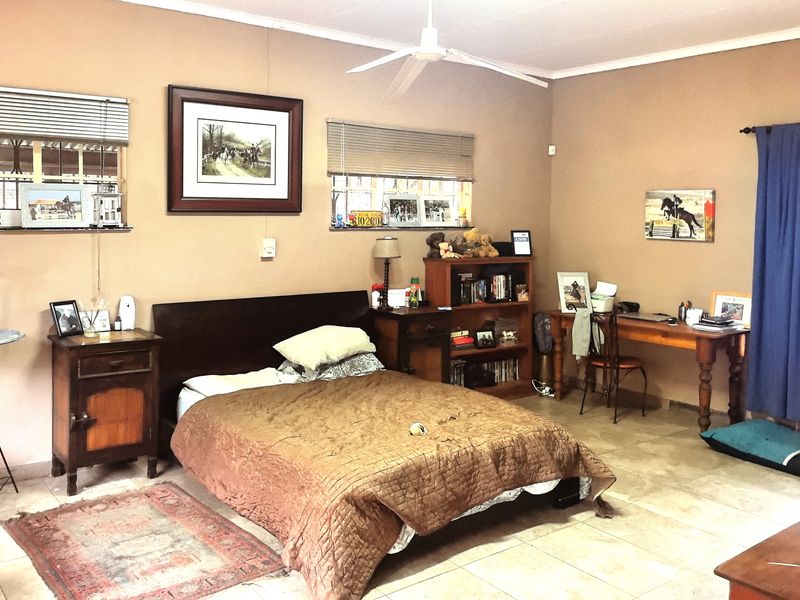 Stunning 4-bedroom equestrian property in Laezonia, Centurion, perfect for horse lovers and families - Photo 7