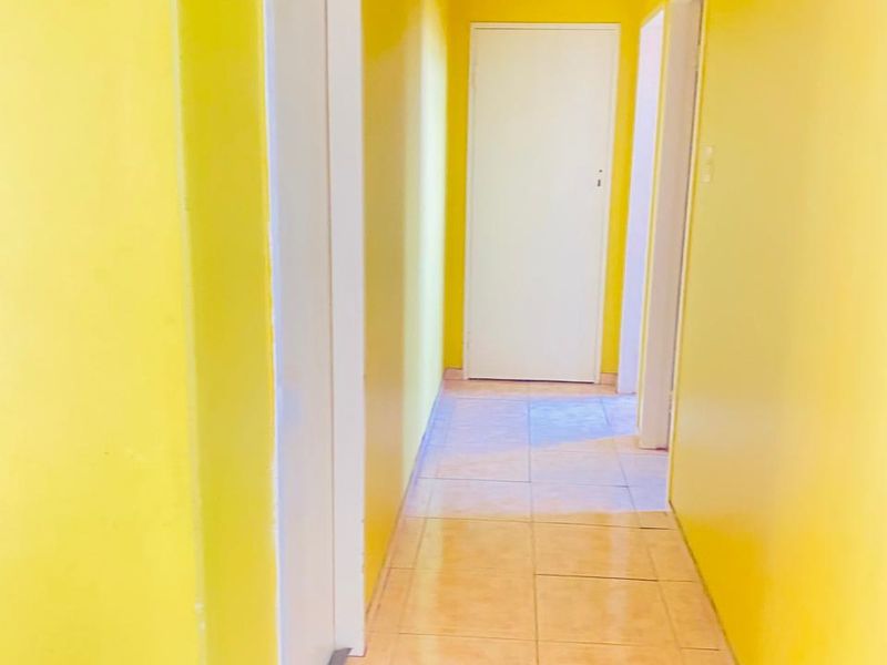 Spacious 2-Bedroom Unit with Investment Potential in Hillbrow - Photo 10