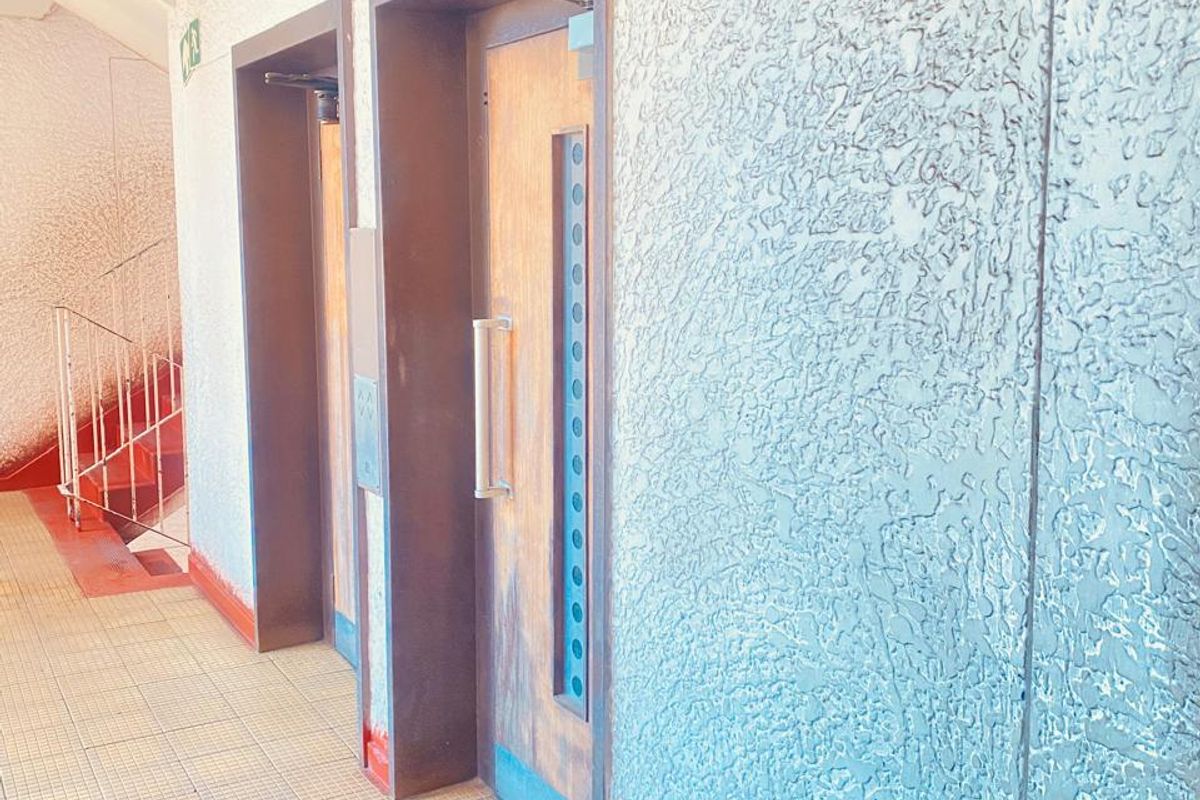 Spacious 2-Bedroom Unit with Investment Potential in Hillbrow - Photo 2