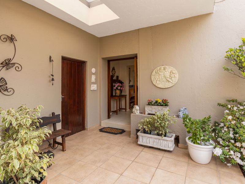 Peaceful secure cluster - Photo 2