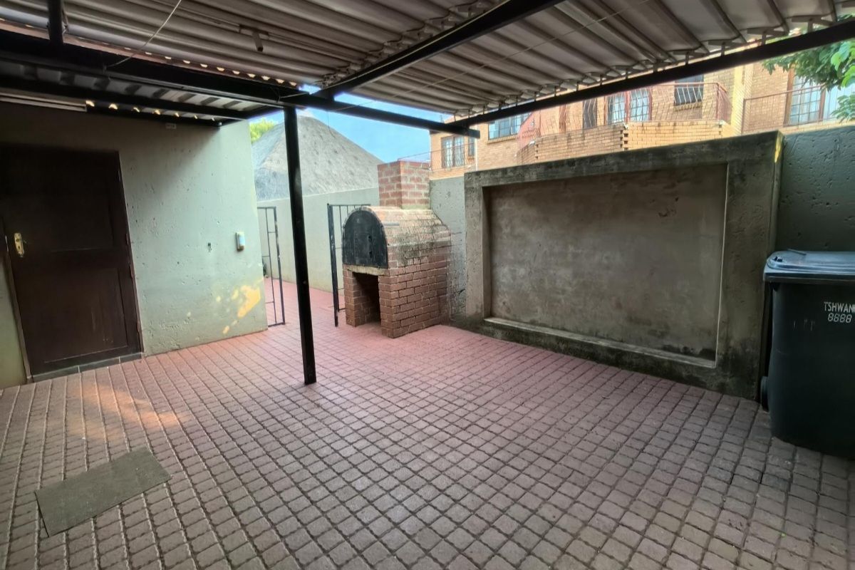 Spacious 4-bedroom home in Montana Park, Pretoria - Photo 4