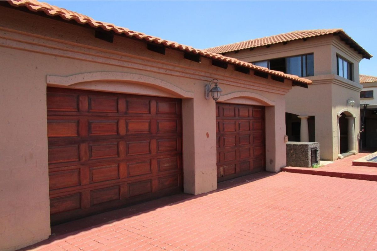 Spacious 4-bedroom home in Montana Park, Pretoria - Photo 2