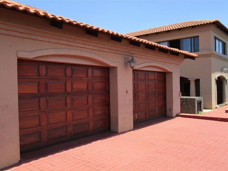 Spacious 4-bedroom home in Montana Park, Pretoria - Photo 2