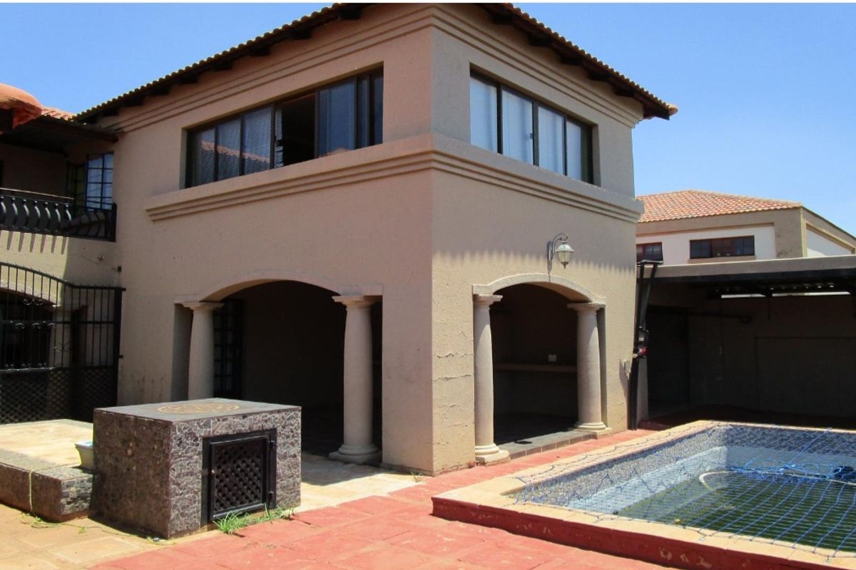 Spacious 4-bedroom home in Montana Park, Pretoria - Photo 3