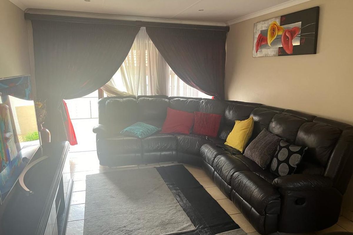 2 bedroom townhouse on sale - Photo 3