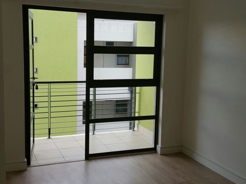 2 bed 1 Bath Corner Double Volume Apartment for sale - Photo 3