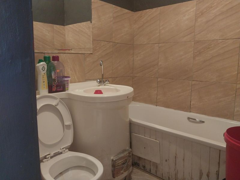 Apartment For Sale In Johannesburg - Photo 4