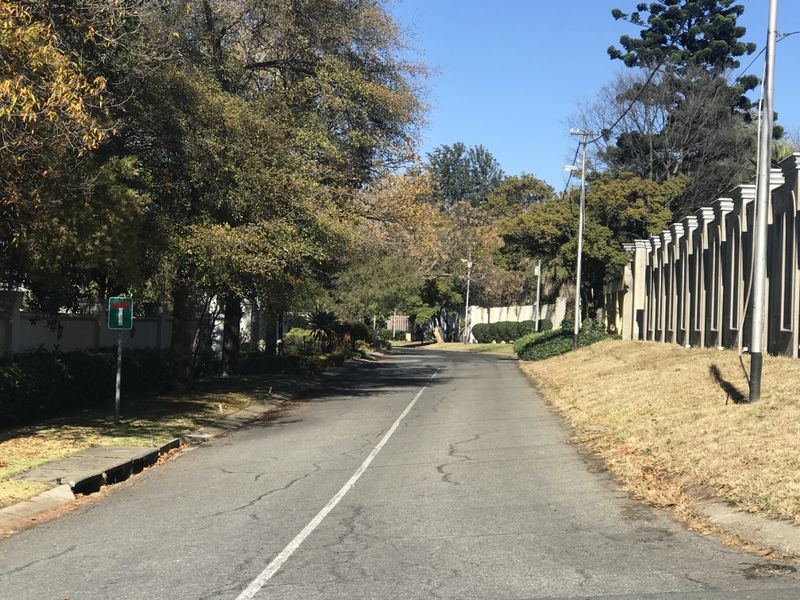 MAGNIFICENT LAND BEAUTIFULLY LOCATED IN THE DEVONSHIRE ENCLOSURE - BRYANSTON - Photo 6