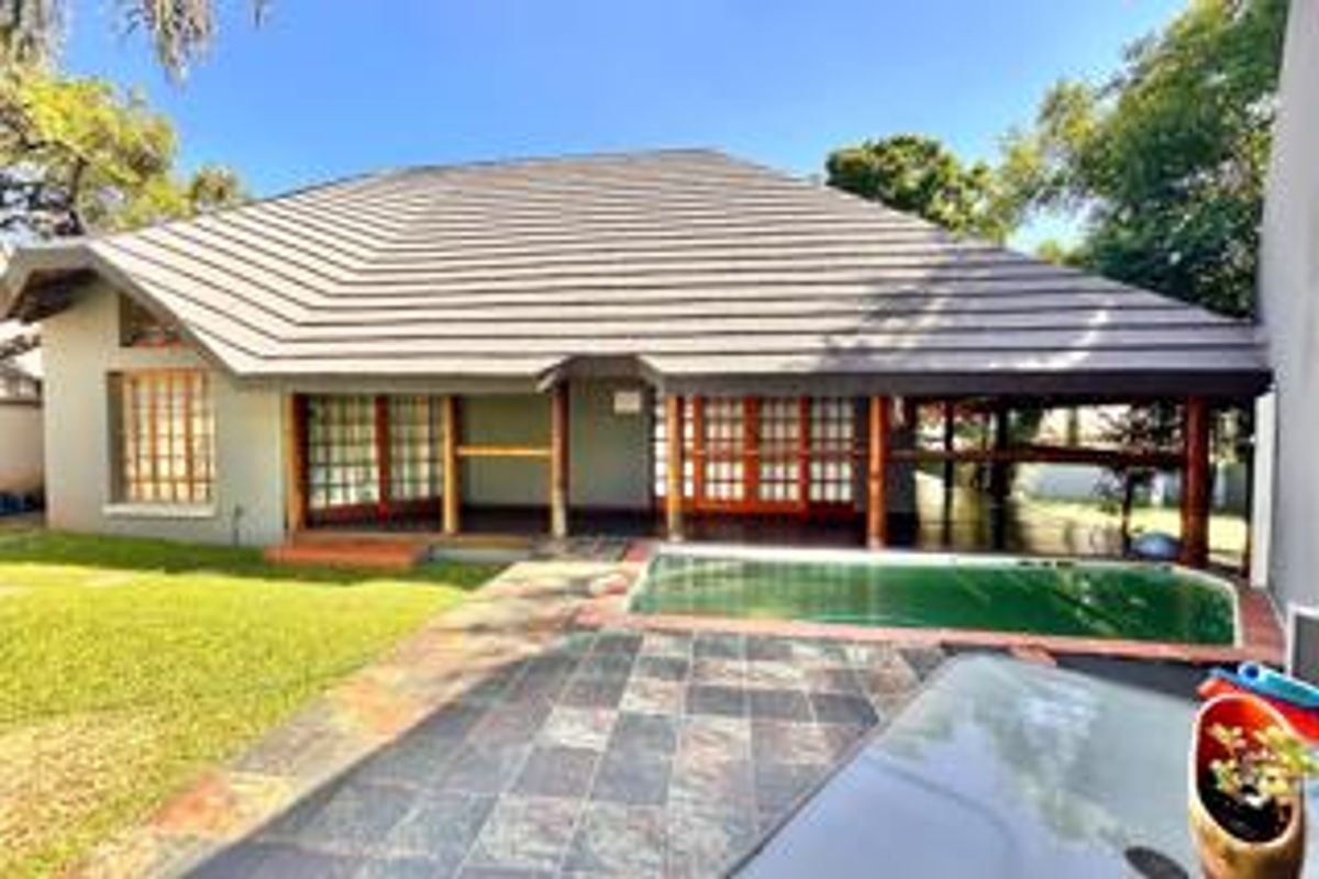 4 Bedroom House for Sale in Heatherview - Photo 2