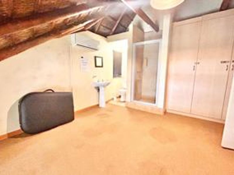 4 Bedroom House for Sale in Heatherview - Photo 10