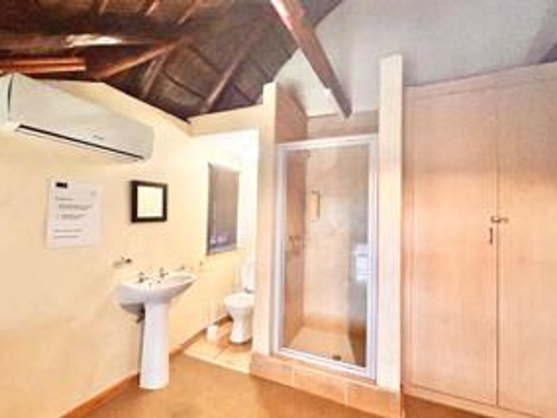 4 Bedroom House for Sale in Heatherview - Photo 9