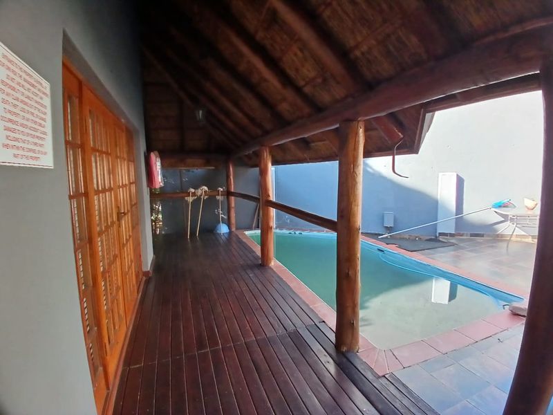 4 Bedroom House for Sale in Heatherview - Photo 6