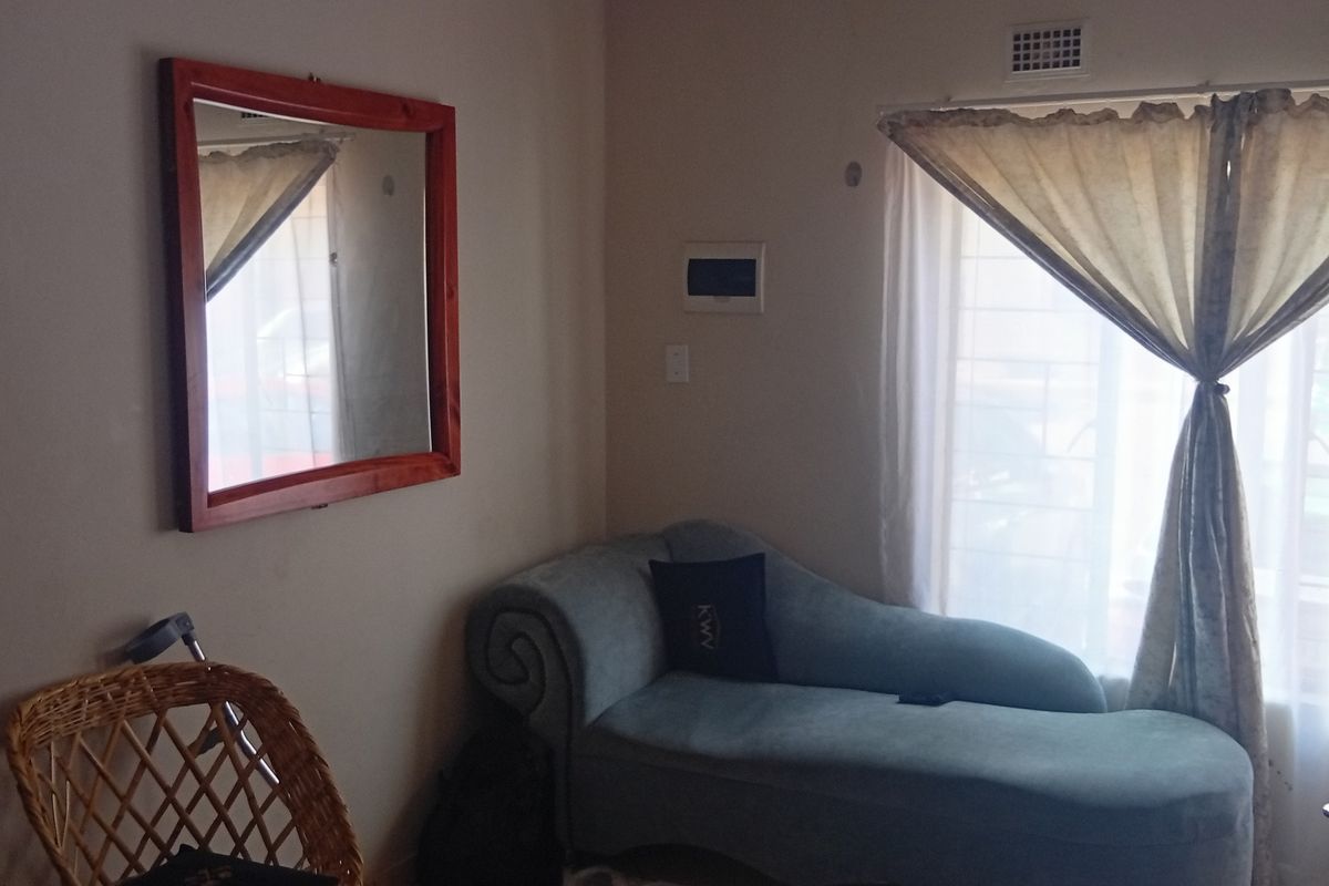 Stunning 2-bedroom apartment in Jabulani, Soweto, perfect for modern living—don’t miss out! - Photo 4