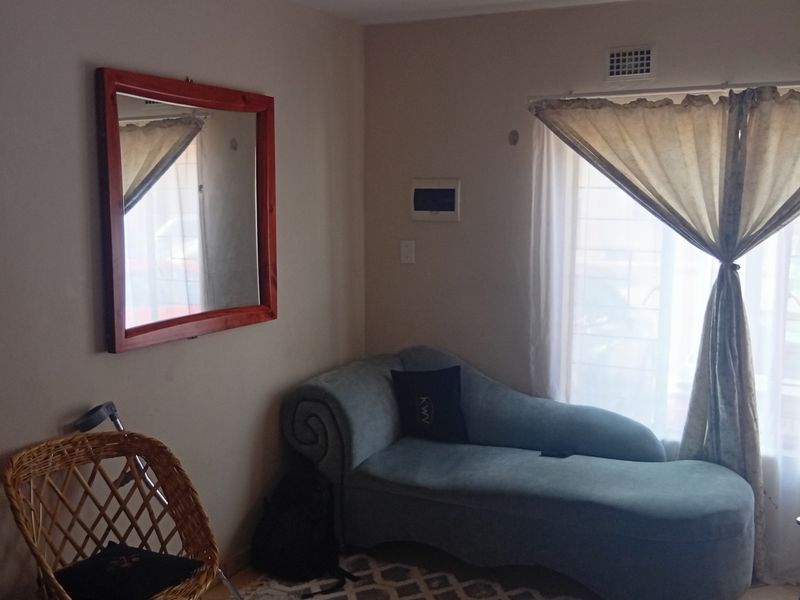 Stunning 2-bedroom apartment in Jabulani, Soweto, perfect for modern living—don’t miss out! - Photo 4